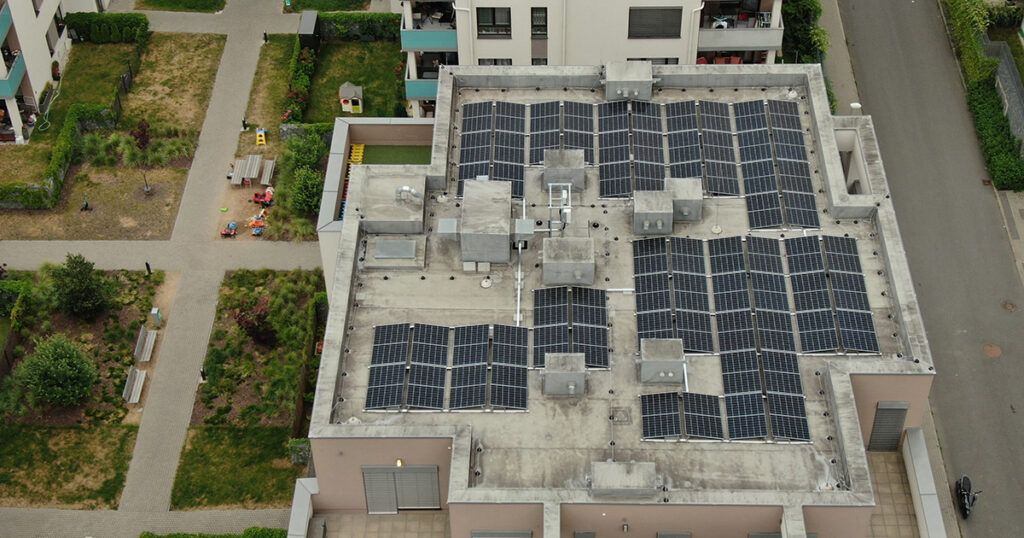 Jak začít s pořízením fotovoltaické elektrárny na bytový dům?